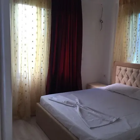 ホテル Hena Sarandë